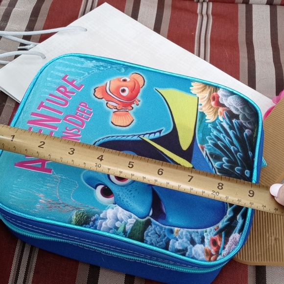 Set‐Flip-Flops+Finding Nemo/Dory Bag•NWT - Picture 11 of 11